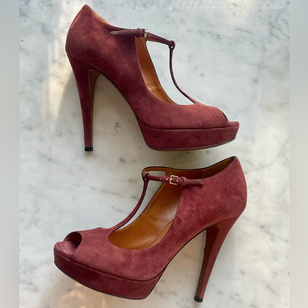 Gucci Suede peep toe heels, T-Strap, buckles, maroon, 37, EUC - Picture 3 of 15